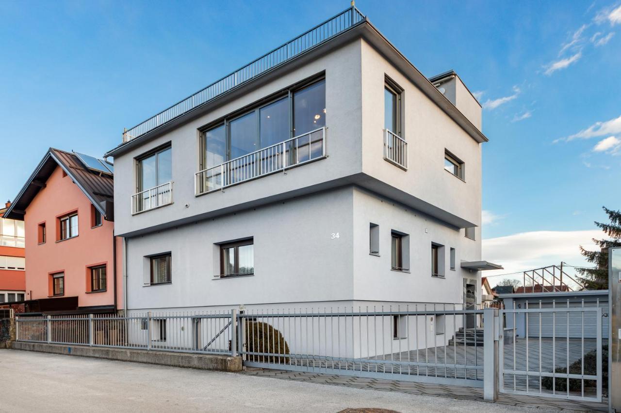 Contemporary Apartment With Rooftop Terrace In マリボル エクステリア 写真