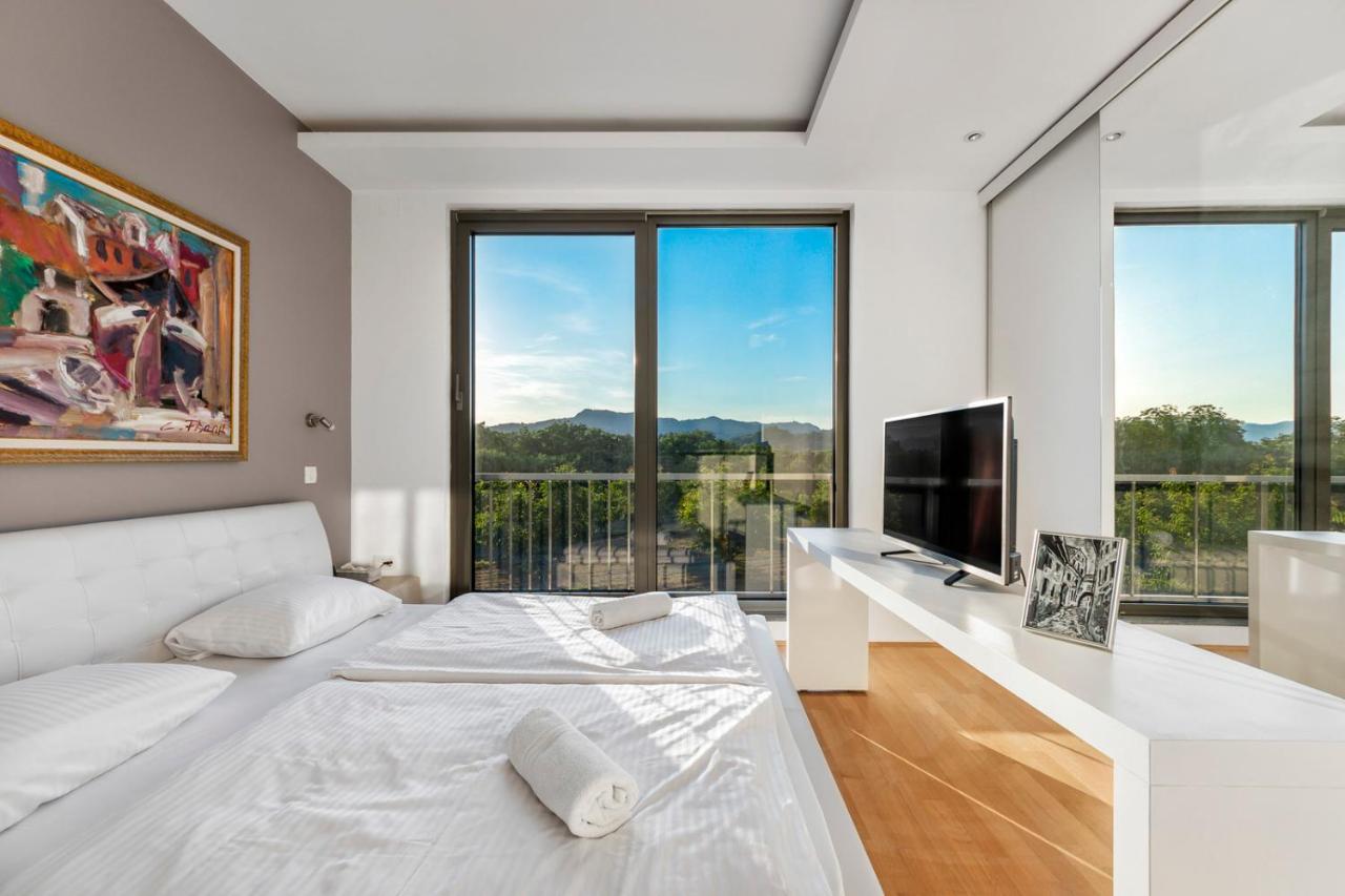 Contemporary Apartment With Rooftop Terrace In マリボル エクステリア 写真